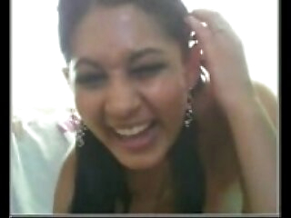 Desi Indian Hot babe on webcam sooner a be wearing descry